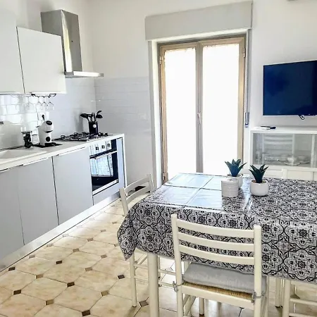 Apartment Lucy's Naxos 50 Meters From The Sea