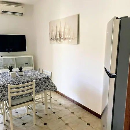 Lucy's Naxos 50 Meters From The Sea Apartment Giardini Naxos